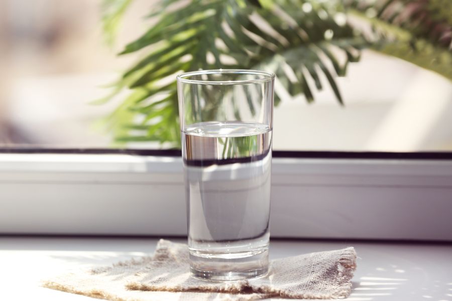 Alkaline Water VS Regular Drinking Water: Which Hydrates You Better?